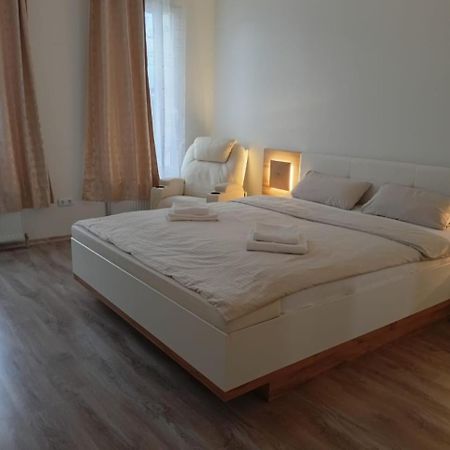 Apartments Angels O K B Altenburg Bagian luar foto