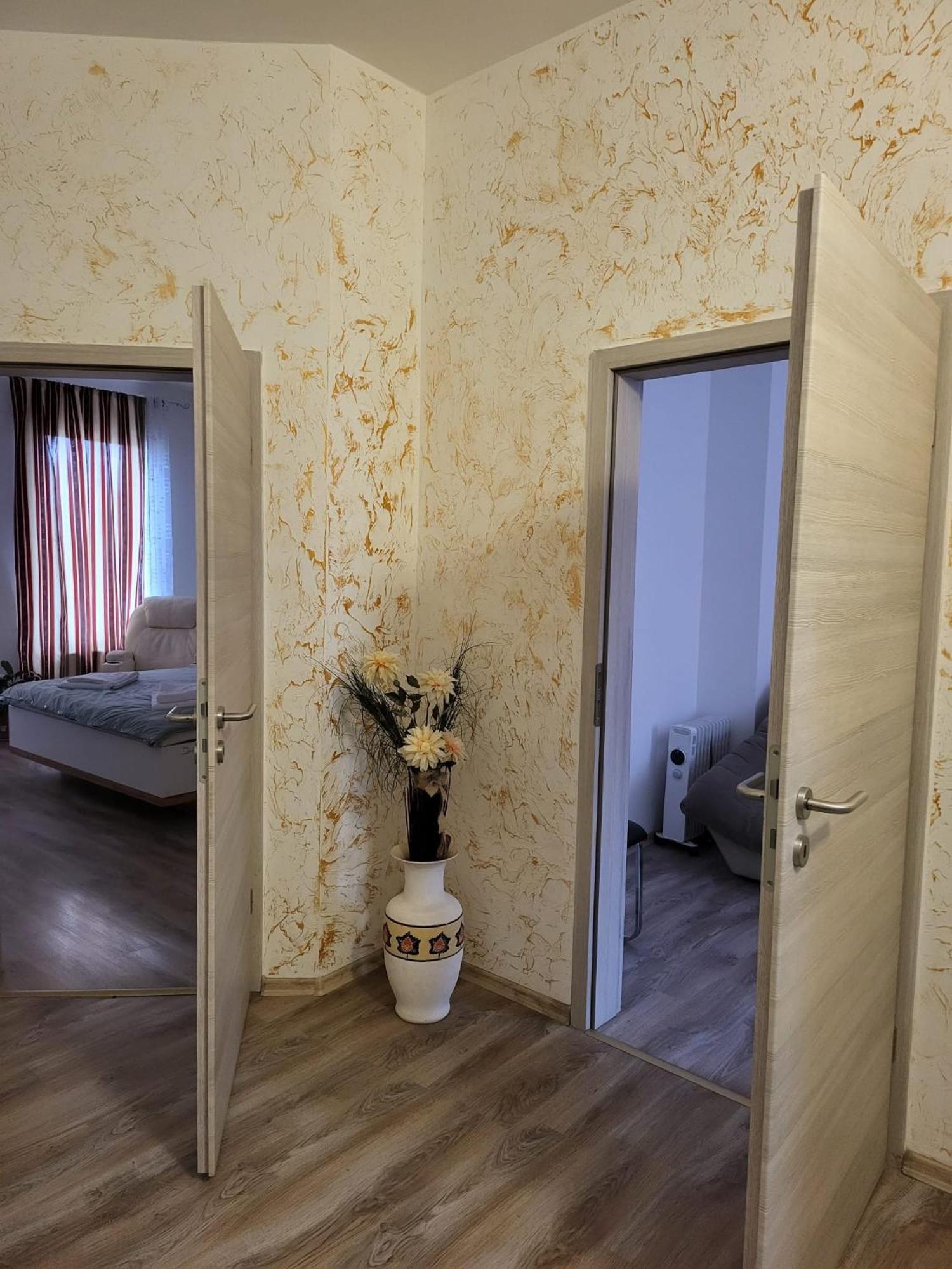 Apartments Angels O K B Altenburg Bagian luar foto
