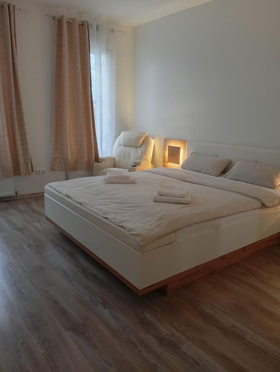 Apartments Angels O K B Altenburg Bagian luar foto